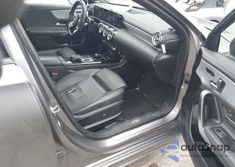 2019 Mercedes-Benz A 220 4Matic z USA, uszkodzony, nr VIN WDD3G4FB1KW001625